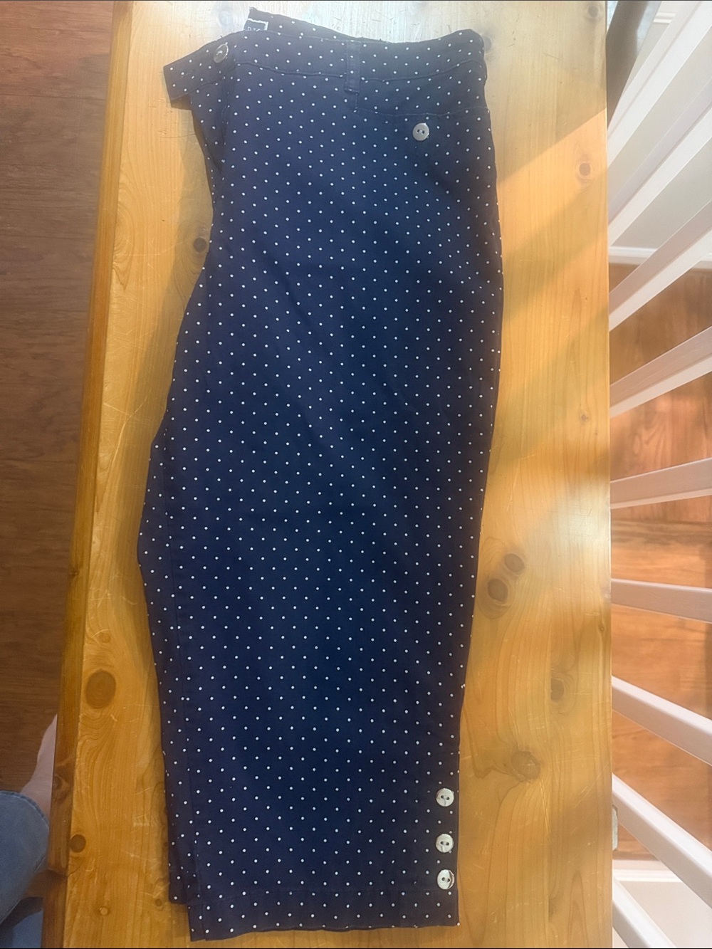 Karen Scott Navy Polka Dot capri pants